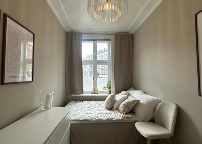 Sentral, Oppusset Midt I Appartement *